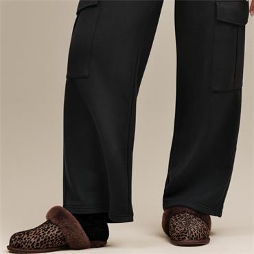 UGG WOMENS SCUFFETTE CASPIAN SLIPPER - BURNT CEDAR